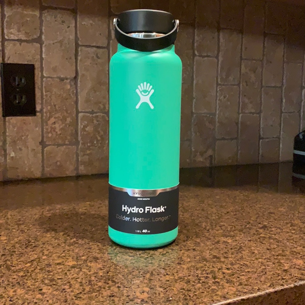 BRAND NEW Hydroflask!! 32OZ